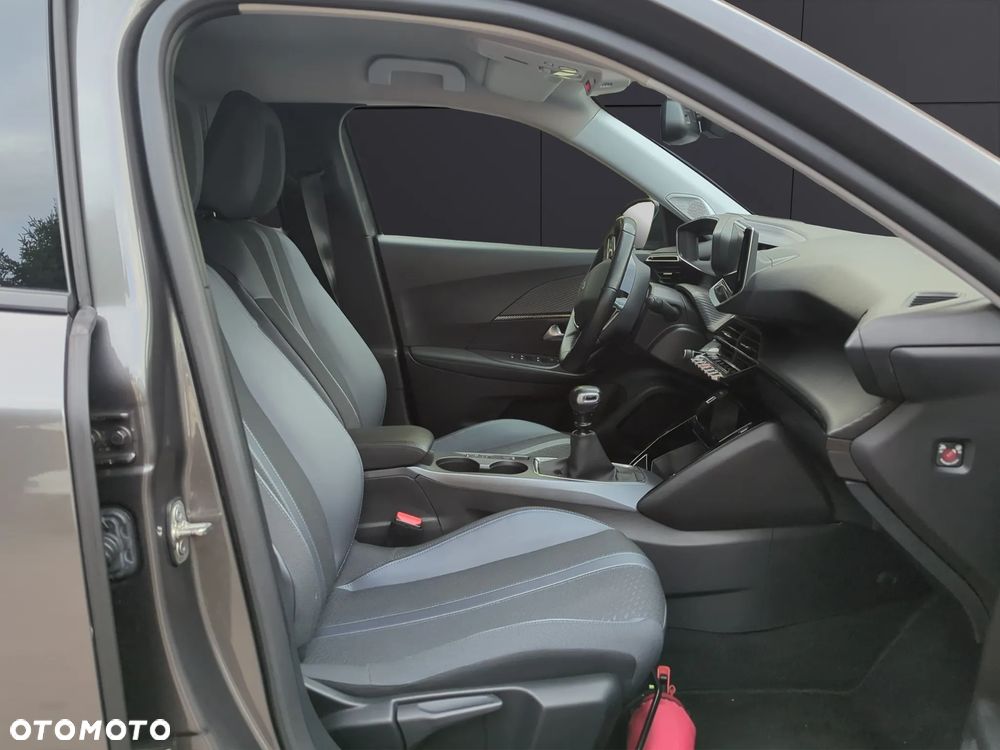 Peugeot 2008 1.2 PureTech Allure S&S - 17
