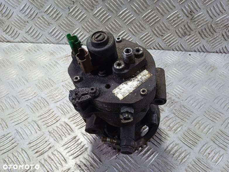 POMPA WTRYSKOWA RENAULT KANGOO 8200057225 - 2