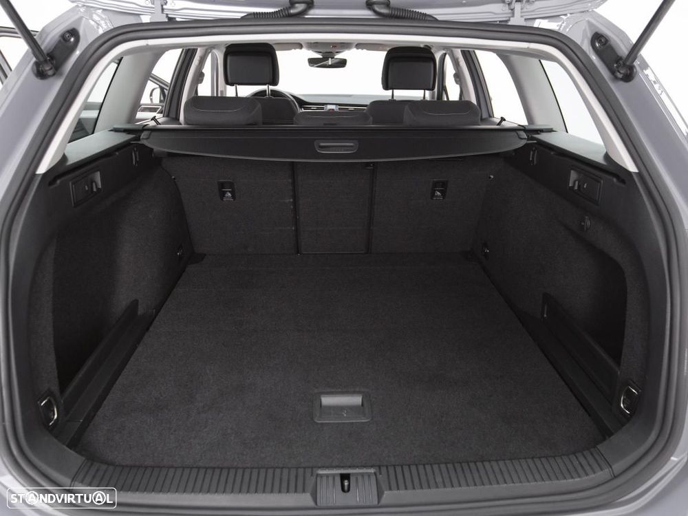 Volkswagen Passat Variant 2.0 TDI Business DSG — fotografia 13