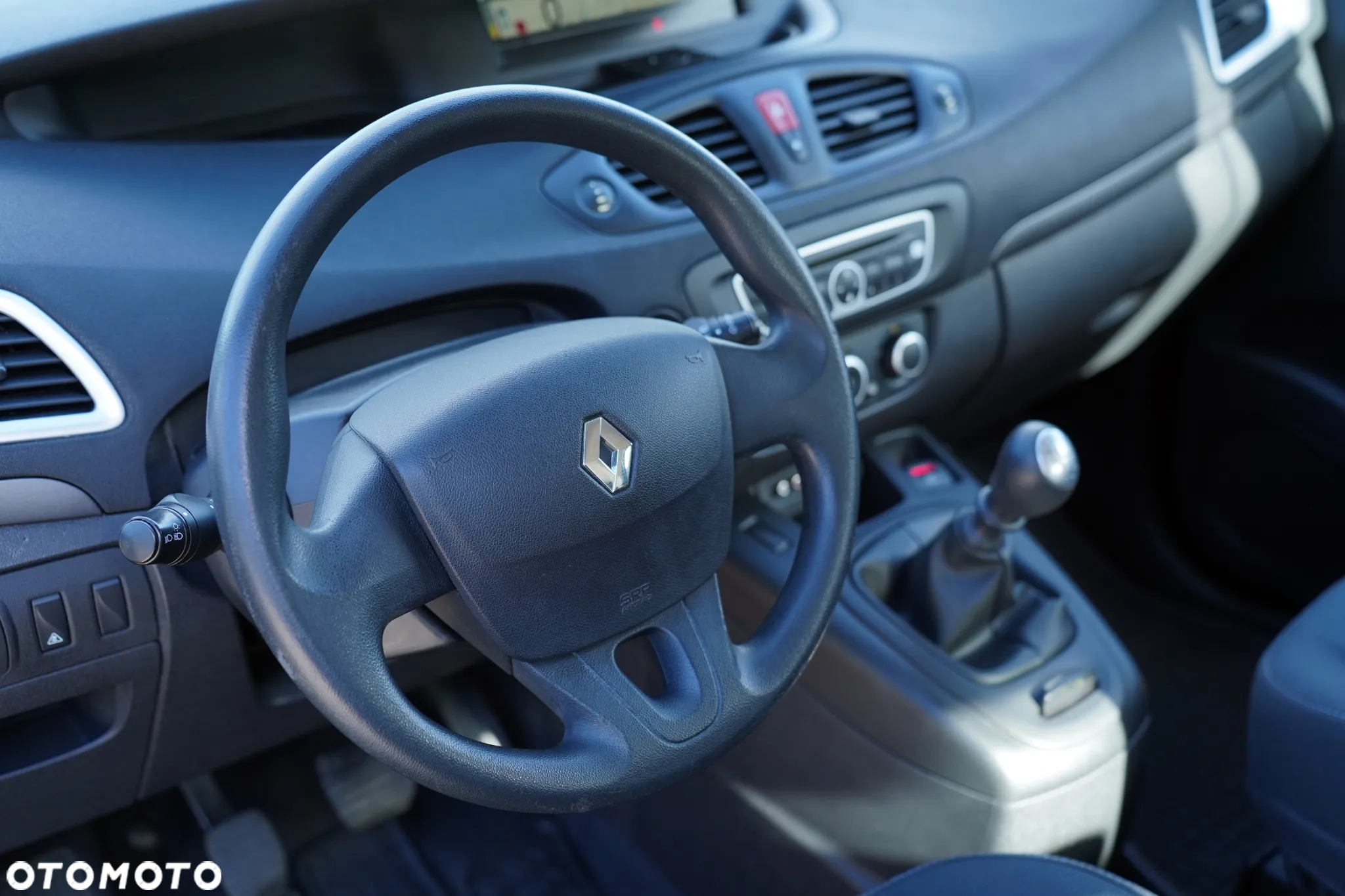 Renault Scenic 1.6 16V 110 Authentique - 17