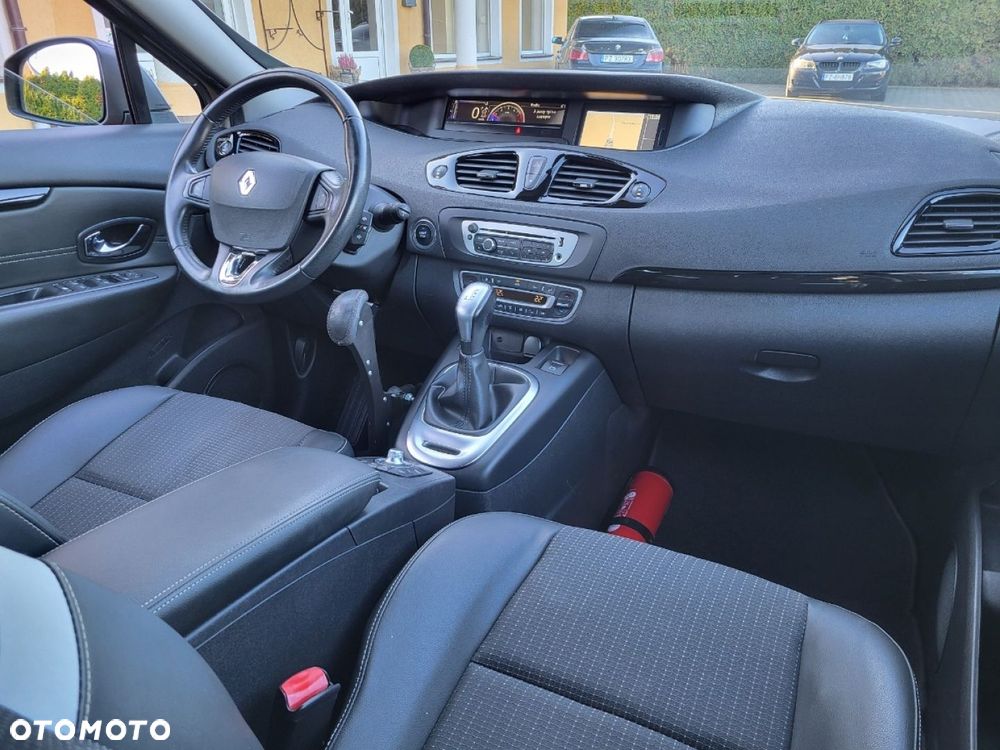 Renault Grand Scenic - 8