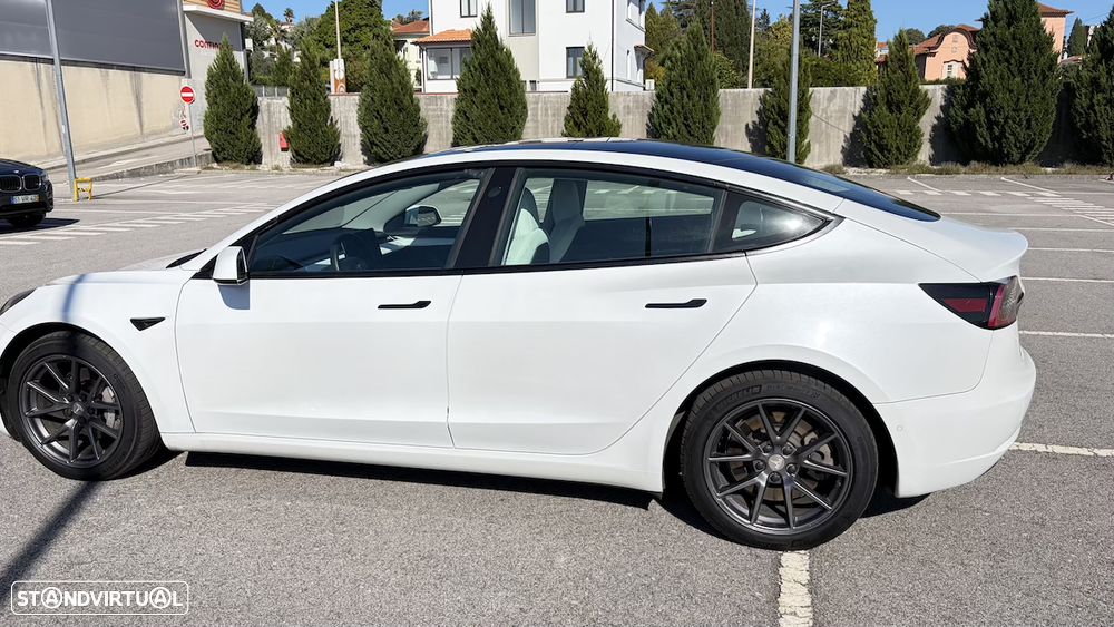 Tesla Model 3 - 5