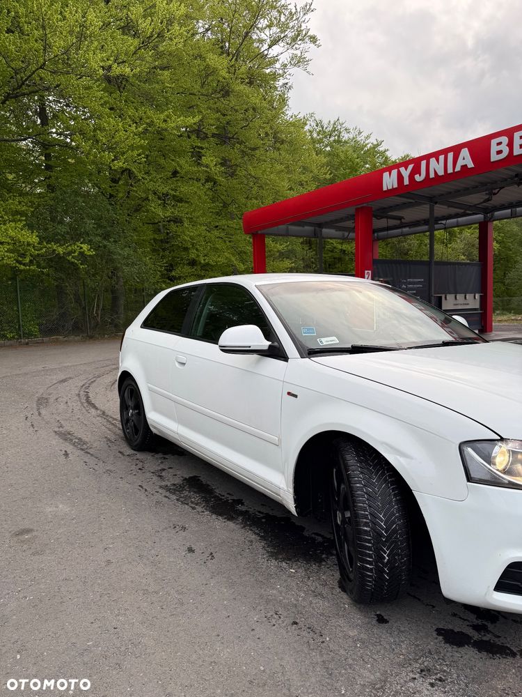 Audi A3 3-drzwiowe 1.6 TDI DPF Ambition - 3