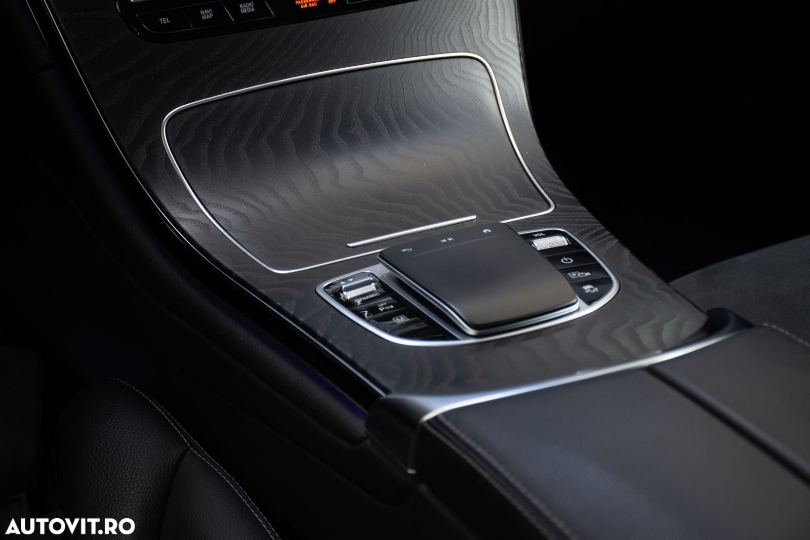 Mercedes-Benz GLC 300 e 4Matic 9G-TRONIC AMG Line Advanced - 8