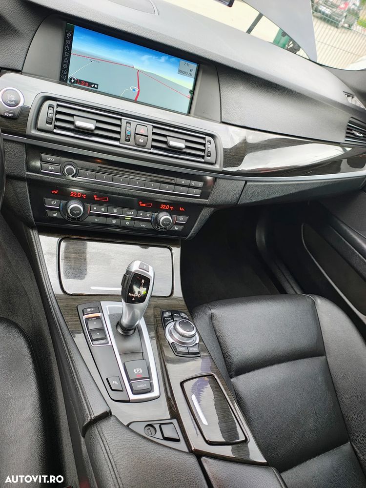 BMW Seria 5 520d Aut. Luxury Line - 17