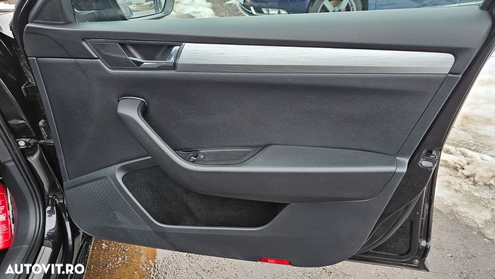 Skoda Superb 2.0 TDI DSG Premium Edition - 29