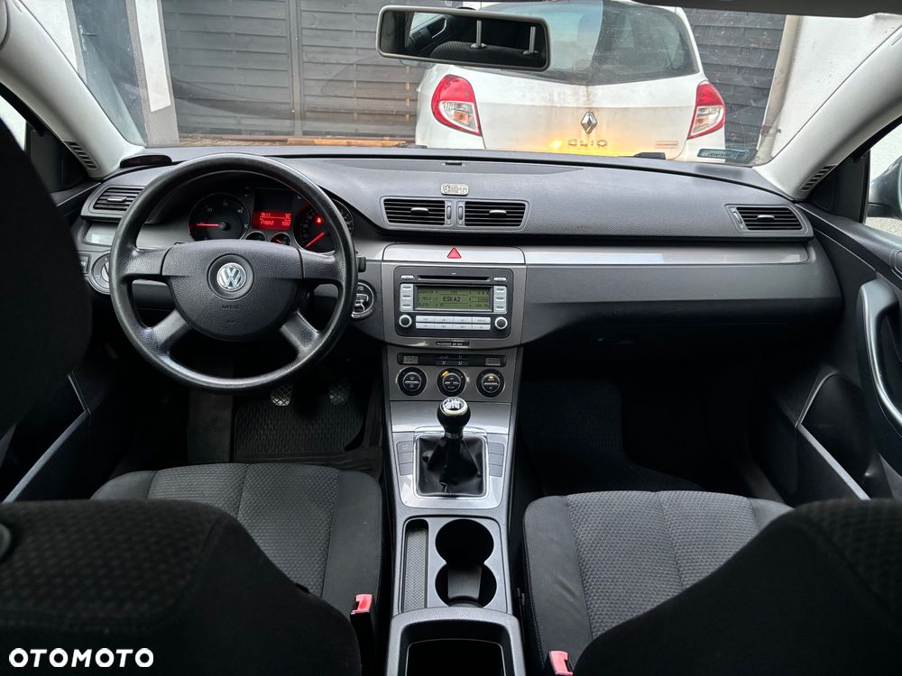 Volkswagen Passat 1.9 TDI Trendline - 11