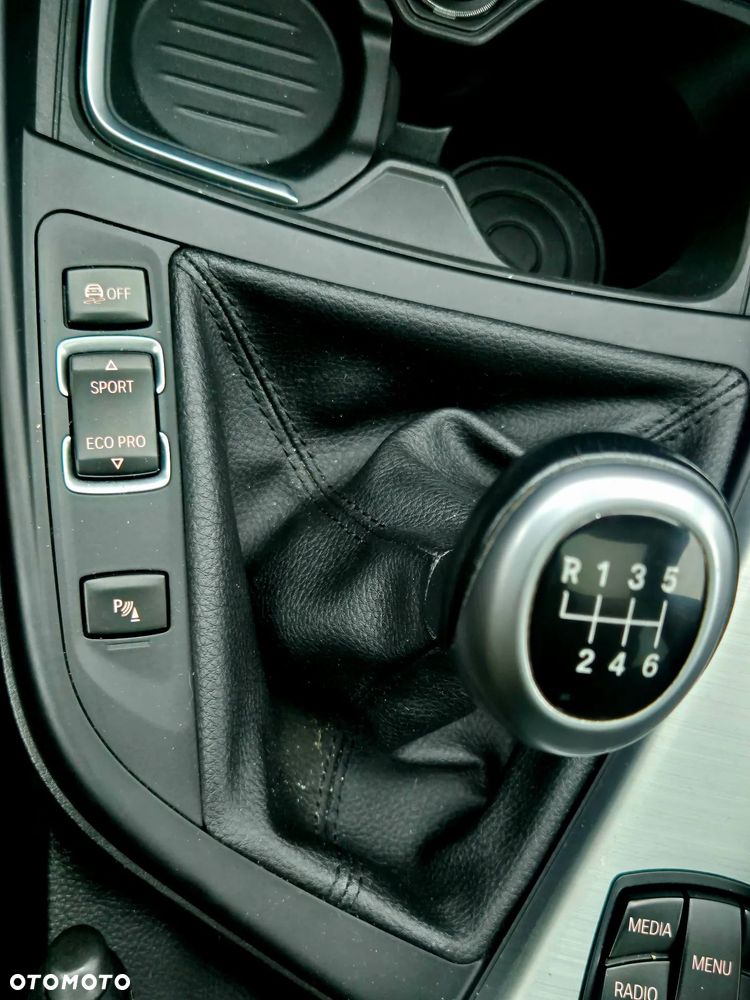 BMW Seria 1 118d - 24