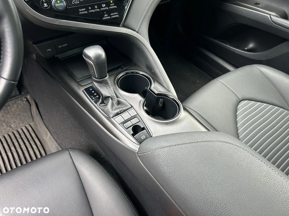 Toyota Camry 2.5 Hybrid Prestige CVT - 16