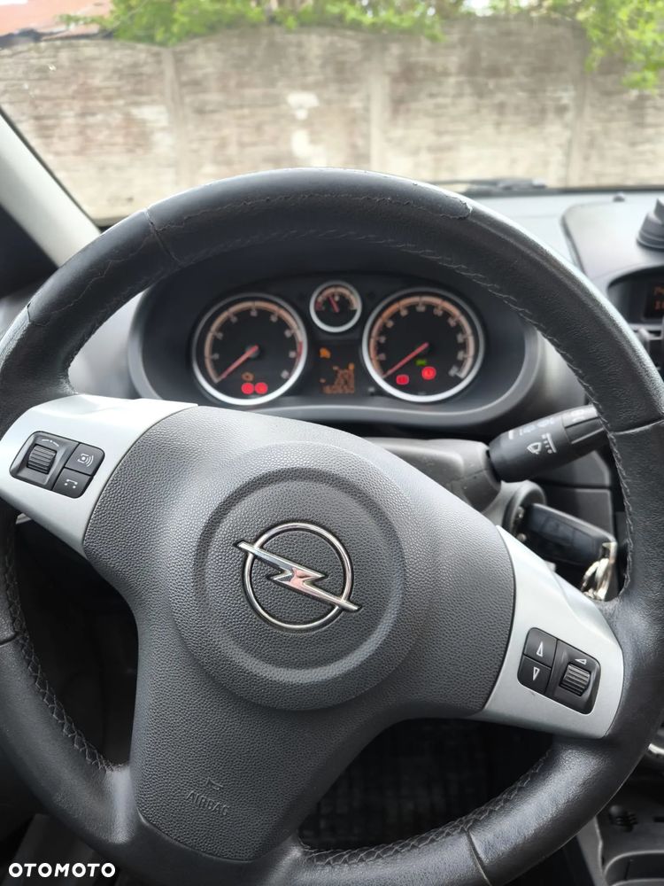 Opel Corsa 1.2 16V Cosmo - 10