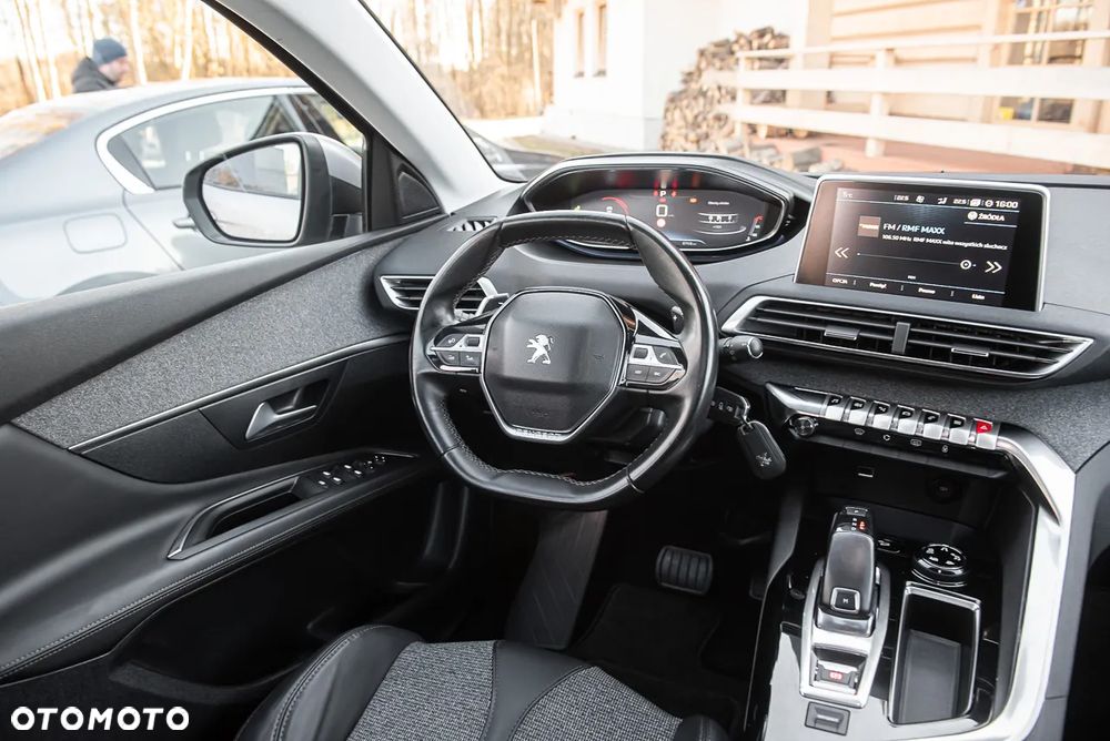 Peugeot 3008 PureTech 130 Stop & Start GPF EAT8 Allure - 17