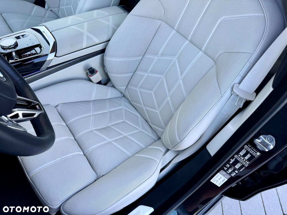 BMW Seria 7 740d xDrive - 23