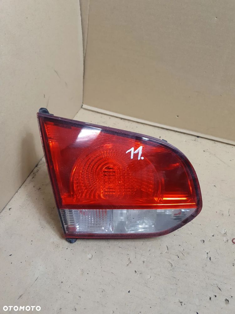 LAMPA LEWA W KLAPE VOLKSWAGEN GOLF VI 6 - 1