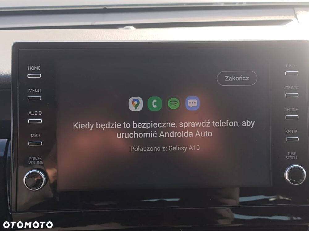 Toyota Camry - 17