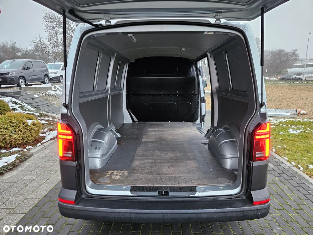 Volkswagen Transporter LONG 2.0TDI - 27