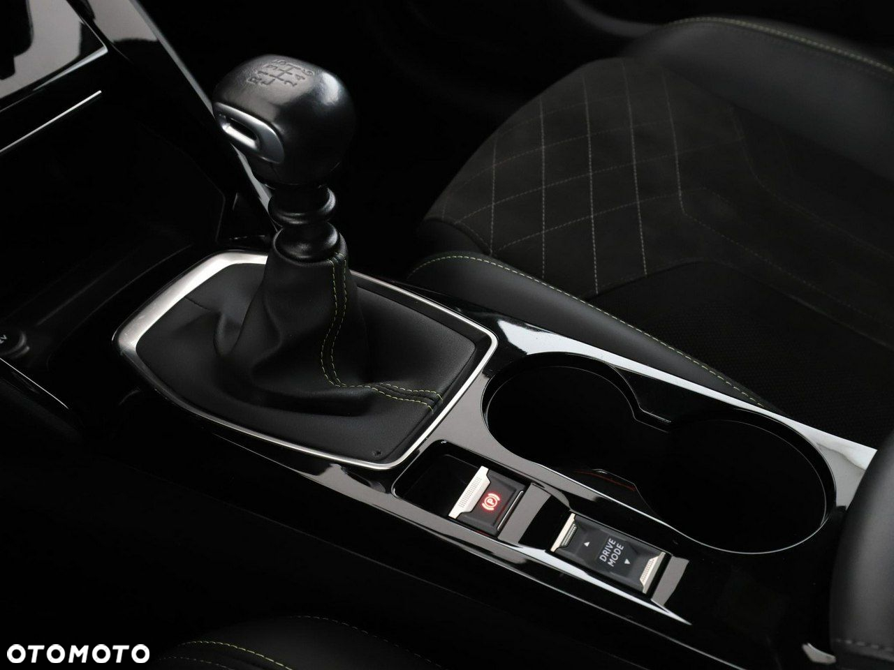 Peugeot 208 PureTech 100 GT Pack - 31