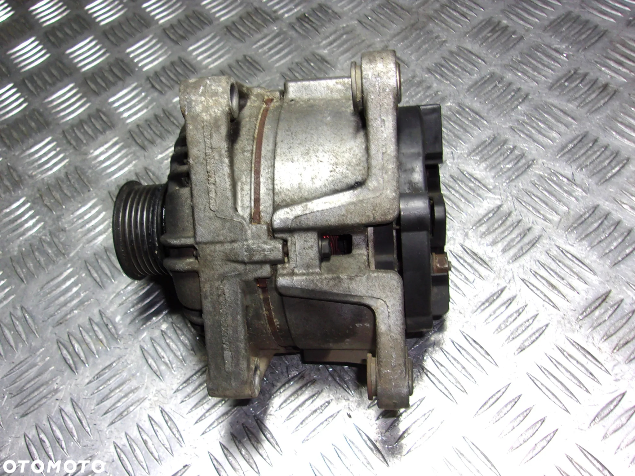 Astra H Meriva A Signum Vectra C Zafira B alternator 1.6 1.8 1.9 CDTI 2.0 2.2 GDI 2.8 V6 3.0 CDTI - 2