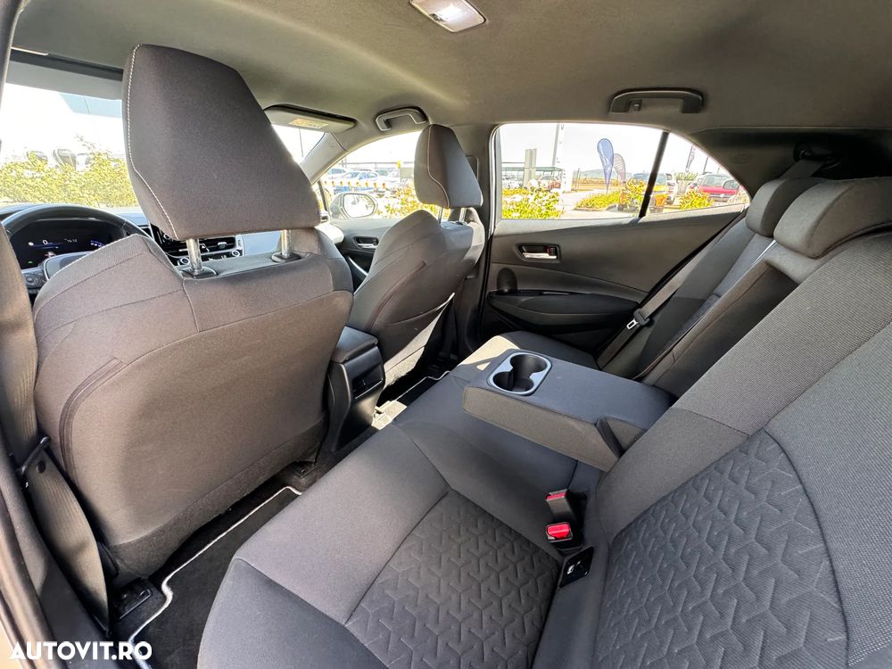 Toyota Corolla 1.8 Business Edition - 27