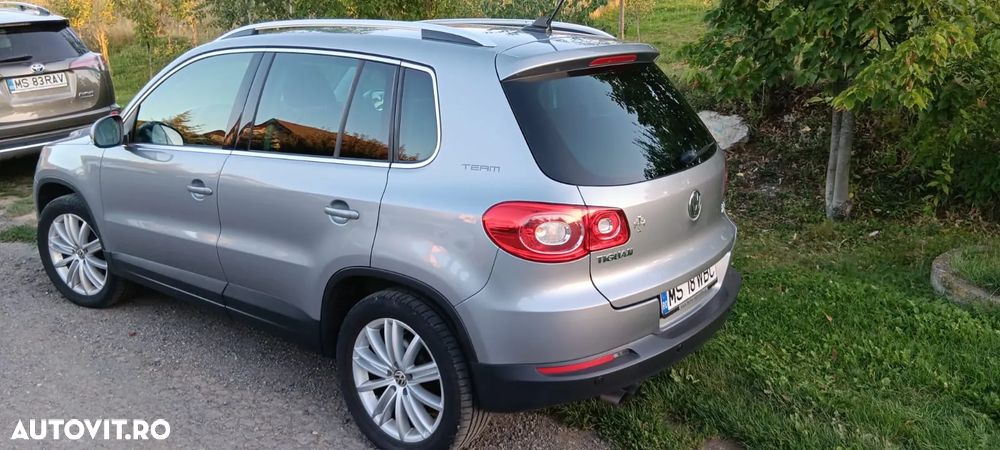 Volkswagen Tiguan 2.0 TDI DPF 4Motion BlueMotion Technology Lounge Sport & Style - 3