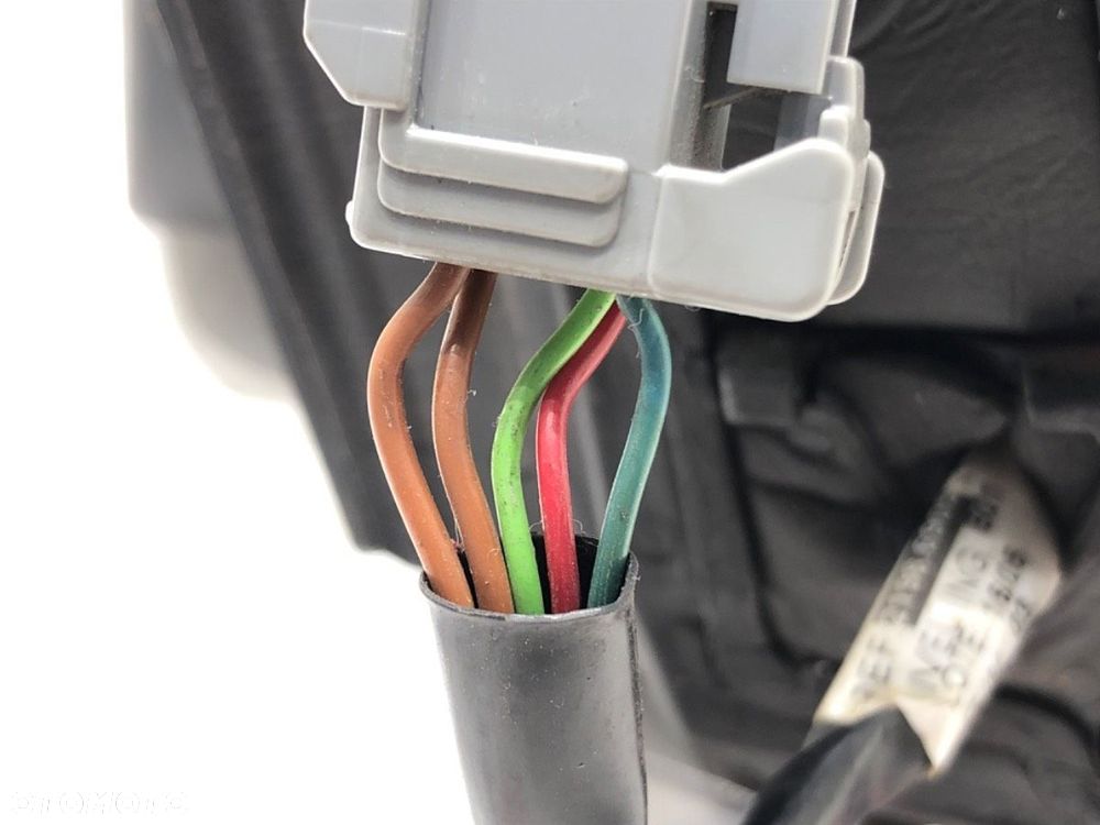 LUSTERKO LEWY  FORD FOCUS II Turnier (DA_, FFS, DS) 2004 - 2012 1.6 Ti 85 kW [115 KM] benzyna 2004 - - 5