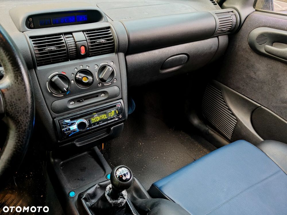 Opel Corsa 1.6 16v GSI - 8