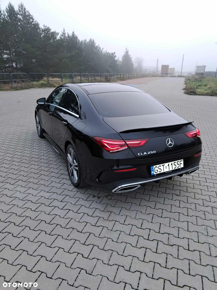 Mercedes-Benz CLA 250 7G-DCT AMG Line - 2
