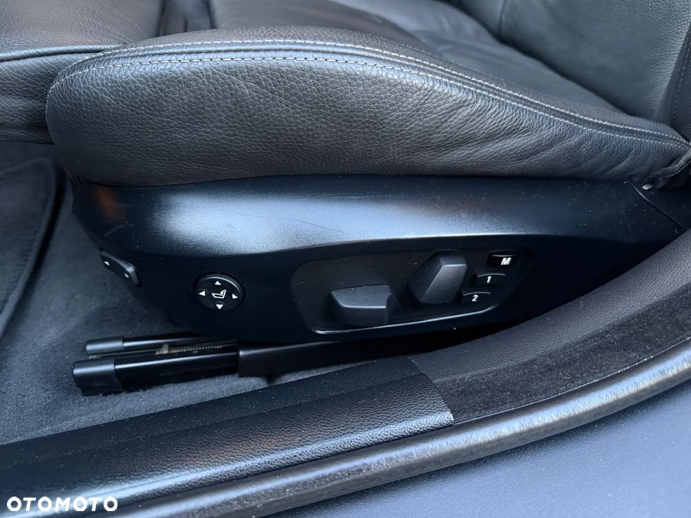 BMW Seria 3 320d xDrive DPF - 19