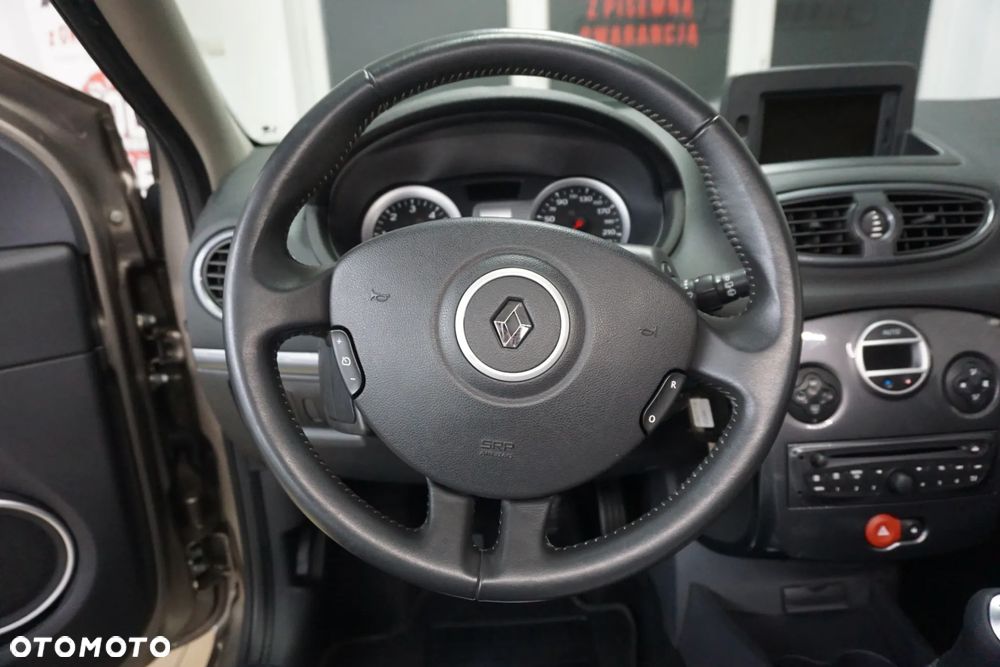 Renault Clio 1.5 dCi 85 FAP Dynamique - 15