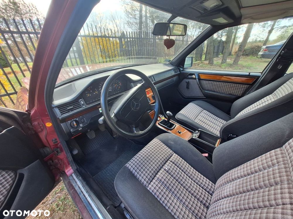 Mercedes-Benz W124 (1984-1993) - 11