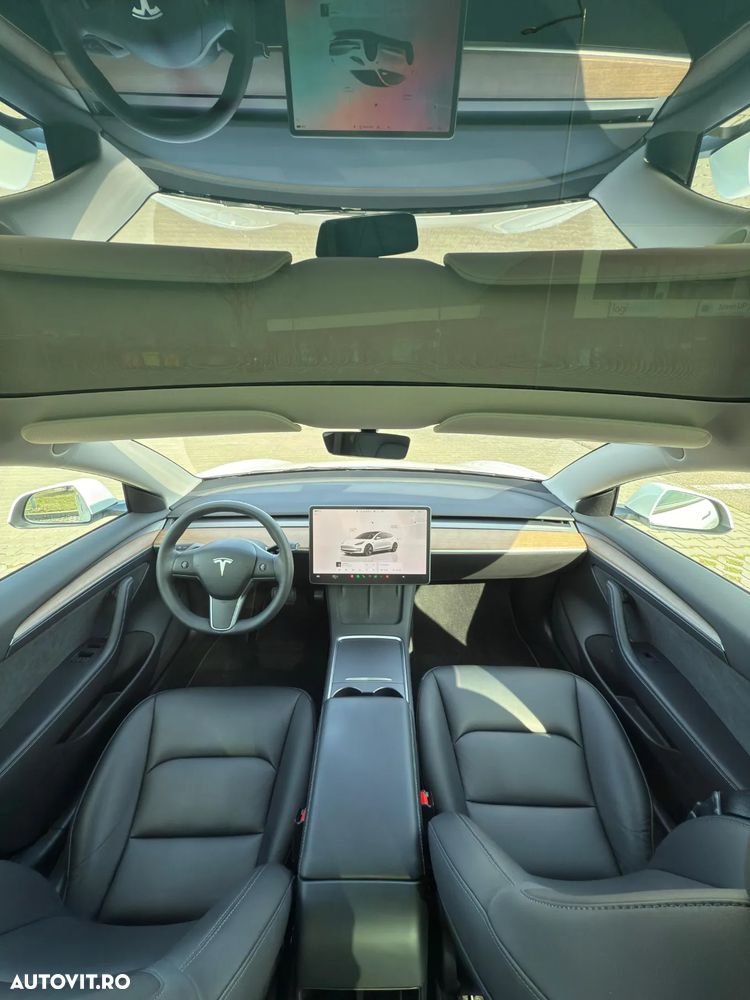 Tesla Model 3 Long Range - 12