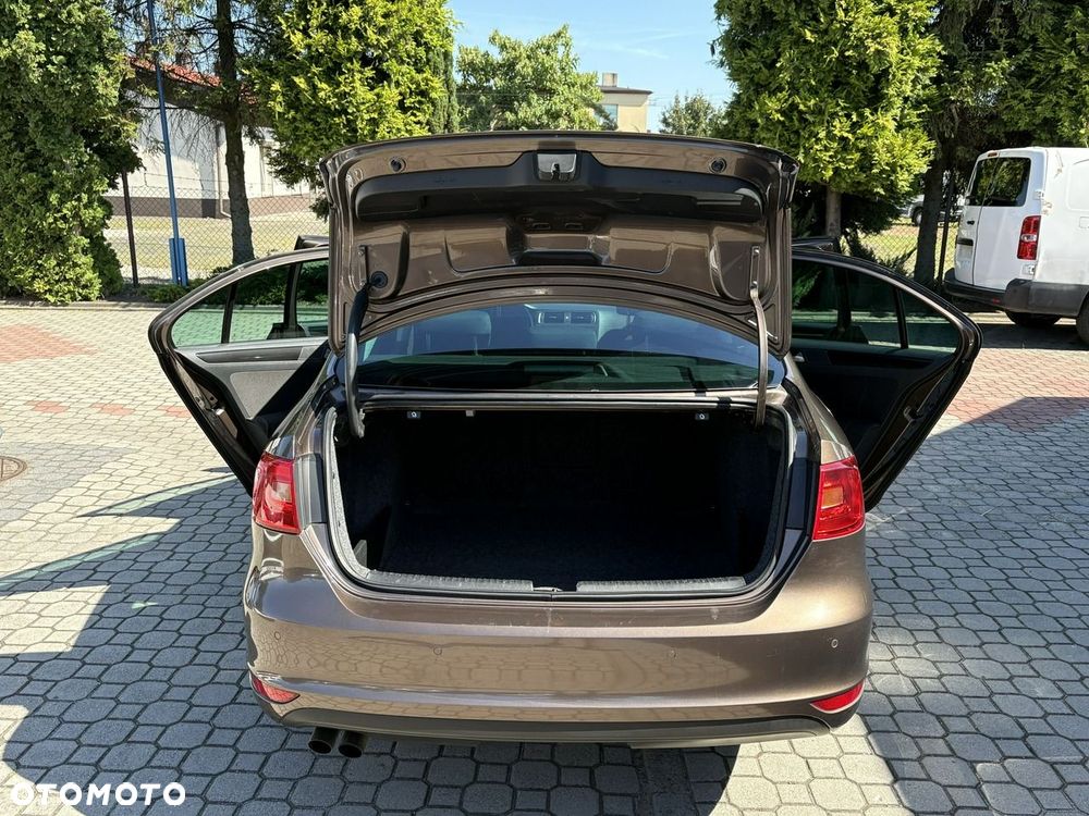 Volkswagen Jetta - 27