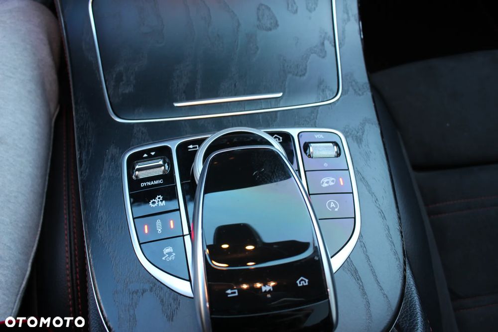 Mercedes-Benz Klasa E AMG 53 4Matic+ AMG Speedshift TCT-9G - 28