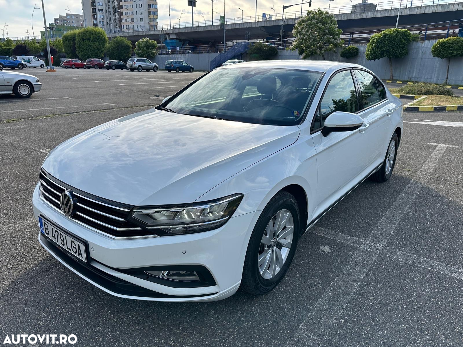 Volkswagen Passat - 2