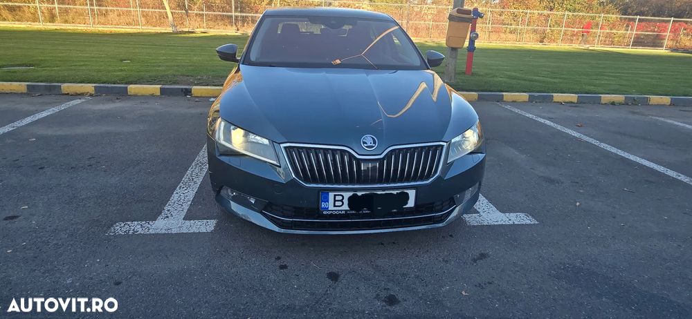 Skoda Superb 2.0 TDI DSG Ambition - 14