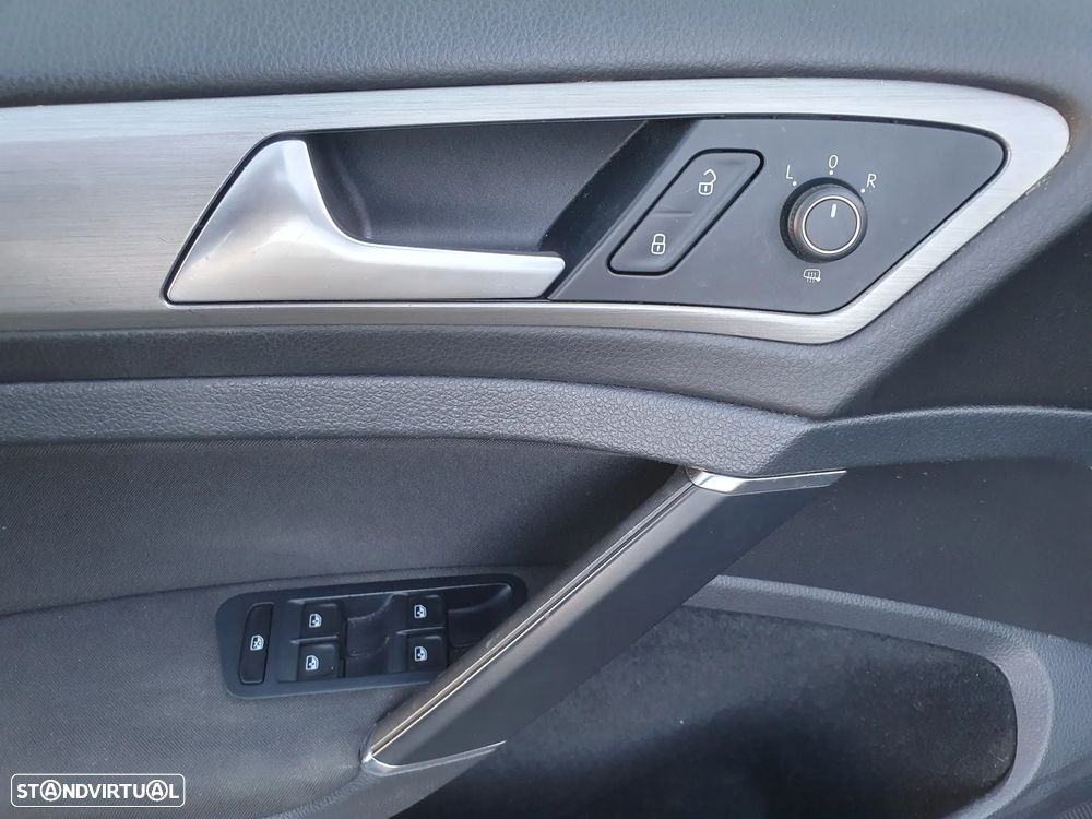 VW Golf 1.6 TDI Confortline - 47