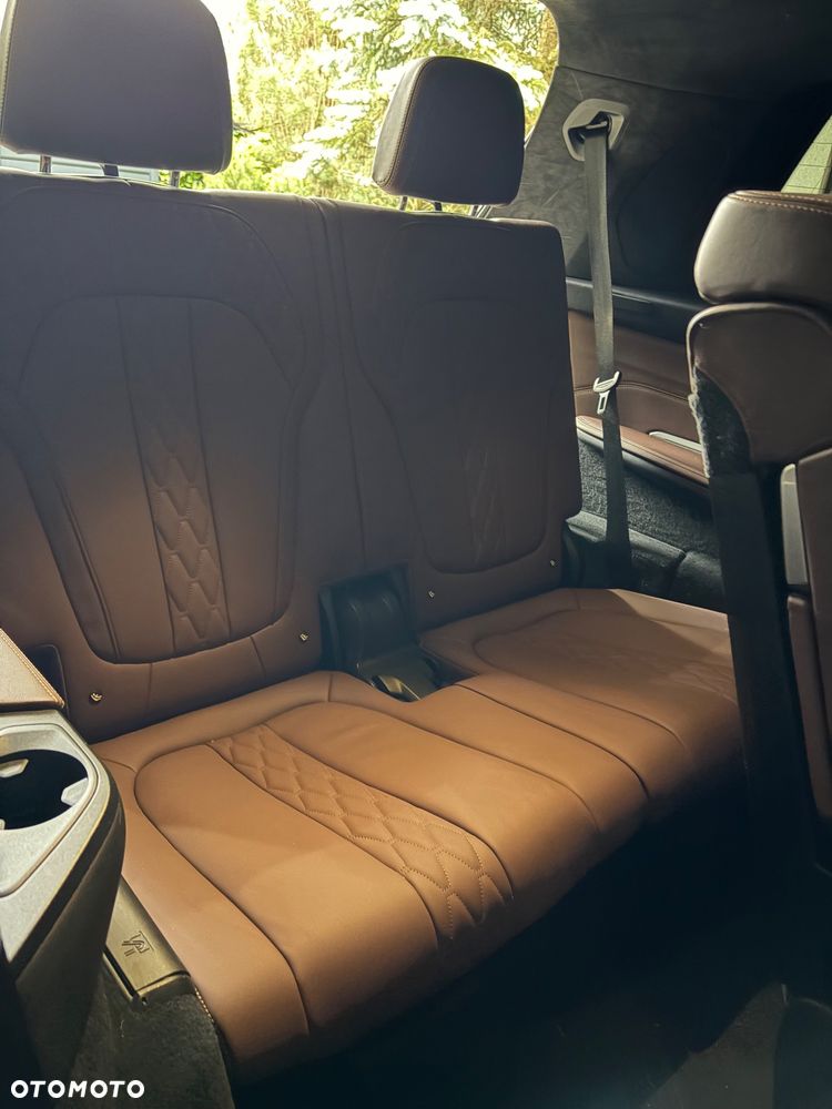 BMW X7 - 12