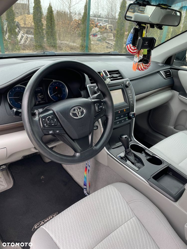 Toyota Camry - 7