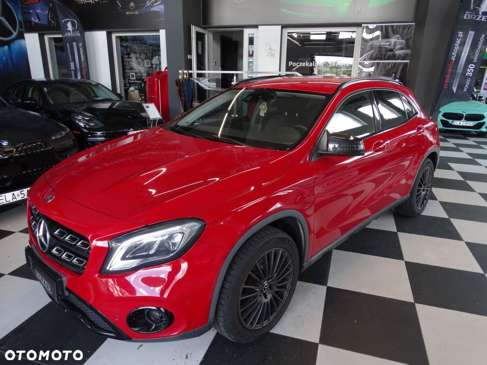Mercedes-Benz GLA - 2