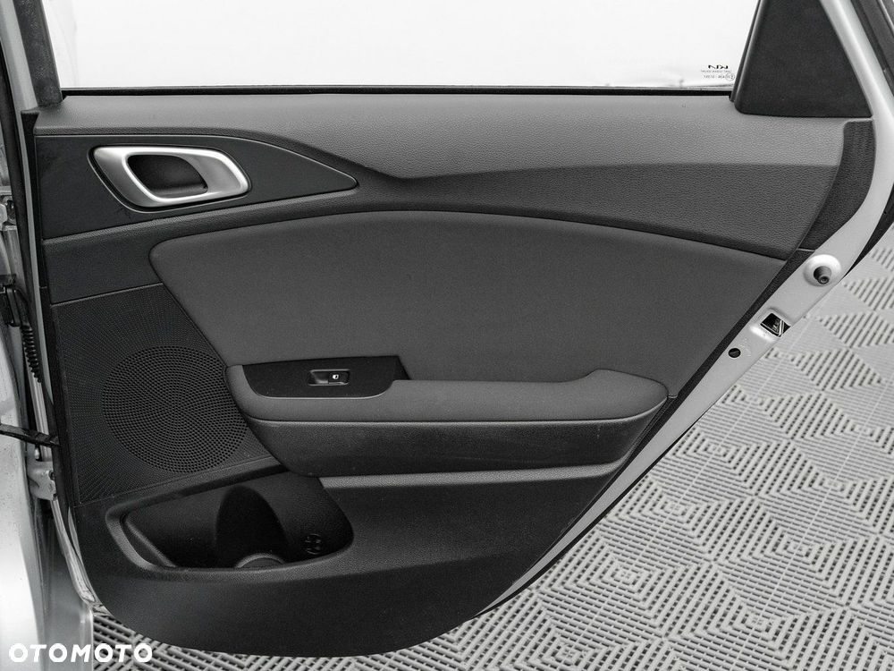 Kia Ceed 1.5 T-GDI M - 28