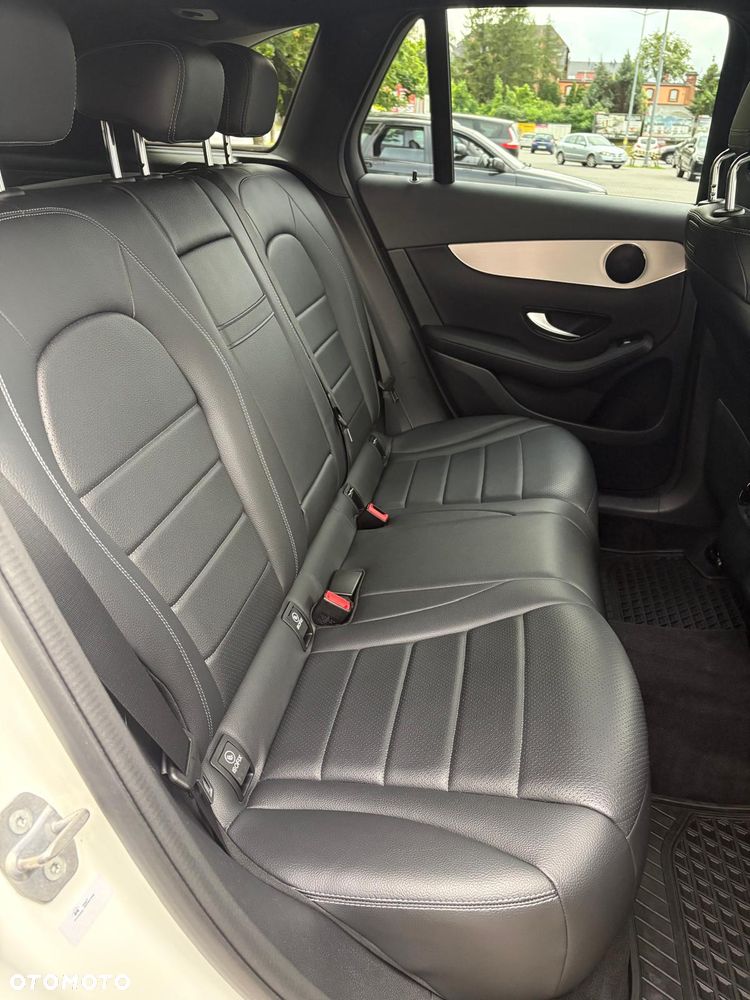 Mercedes-Benz GLC 300 4-Matic - 16