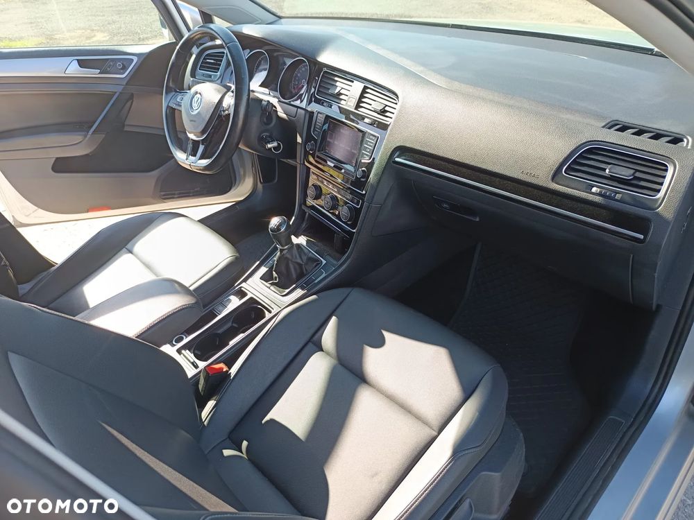 Volkswagen Golf 1.6 TDI BlueMotion Comfortline - 12