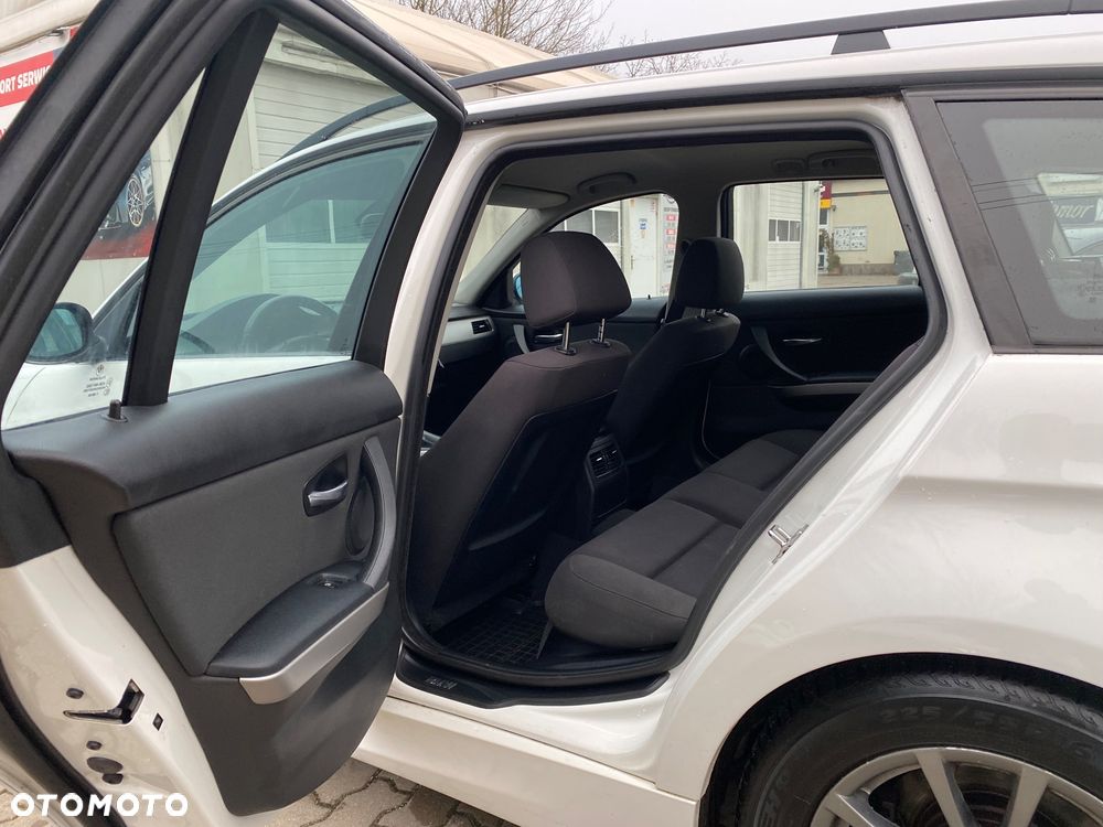 BMW Seria 3 318d - 20