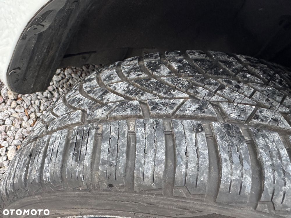 Toyota Auris Hybrid 135 Premium - 17