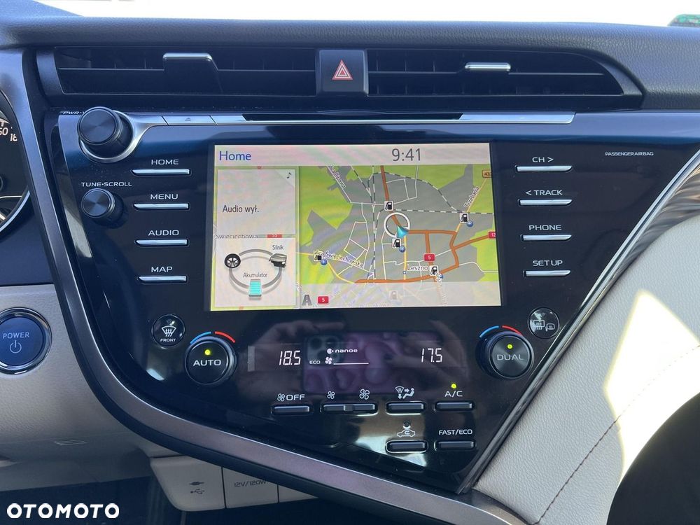 Toyota Camry 2.5 Hybrid Executive CVT - 21