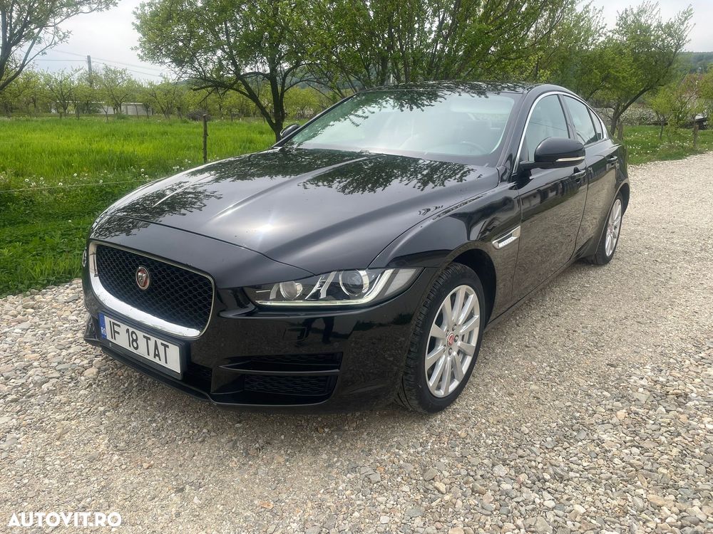 Jaguar XE 2.0 AWD Prestige - 1
