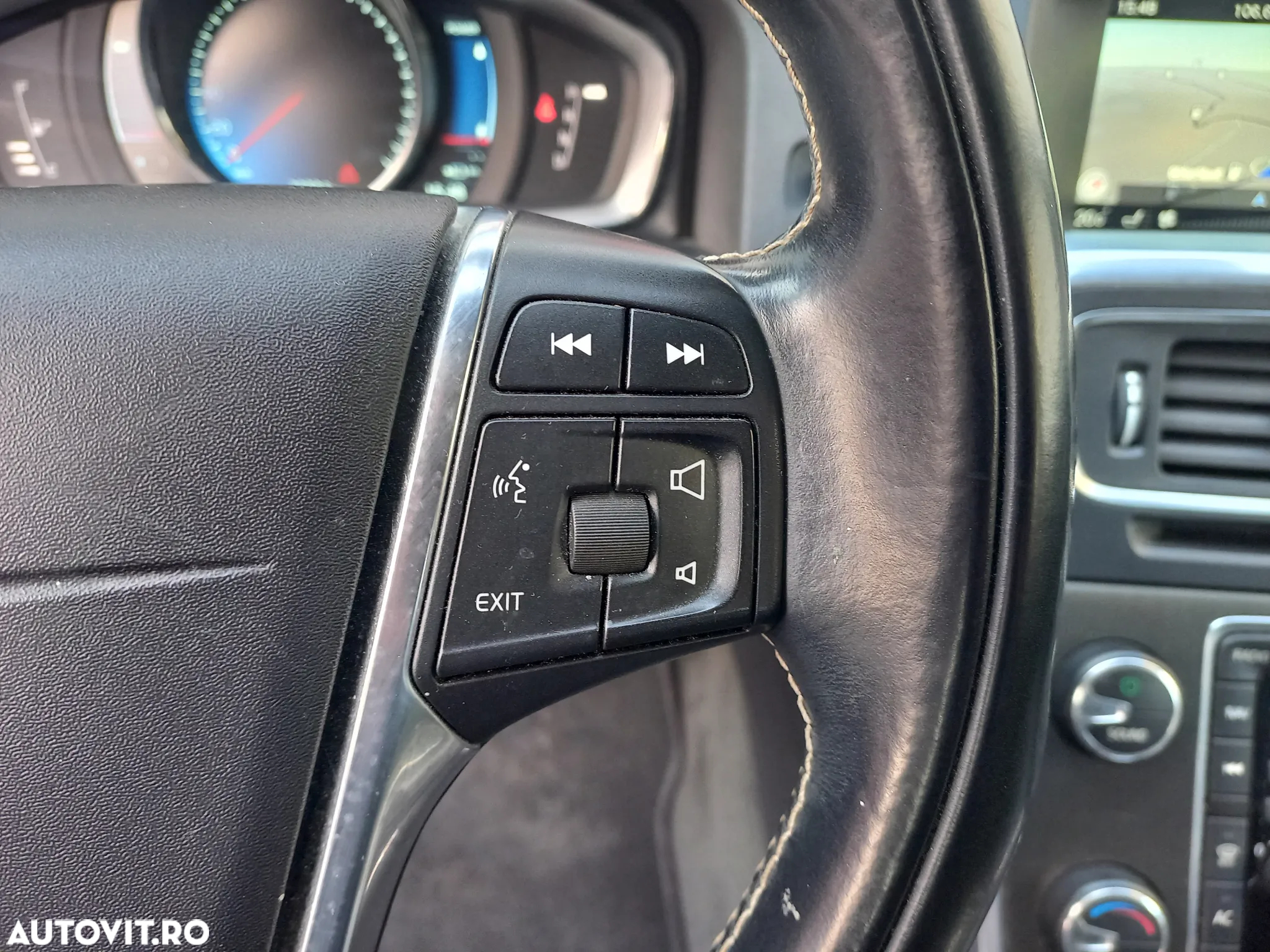 Volvo V60 D6 Plug-In-Hybrid AWD Geartronic Momentum - 18