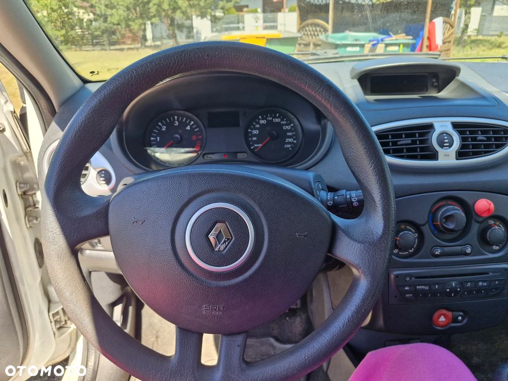 Renault Clio - 8