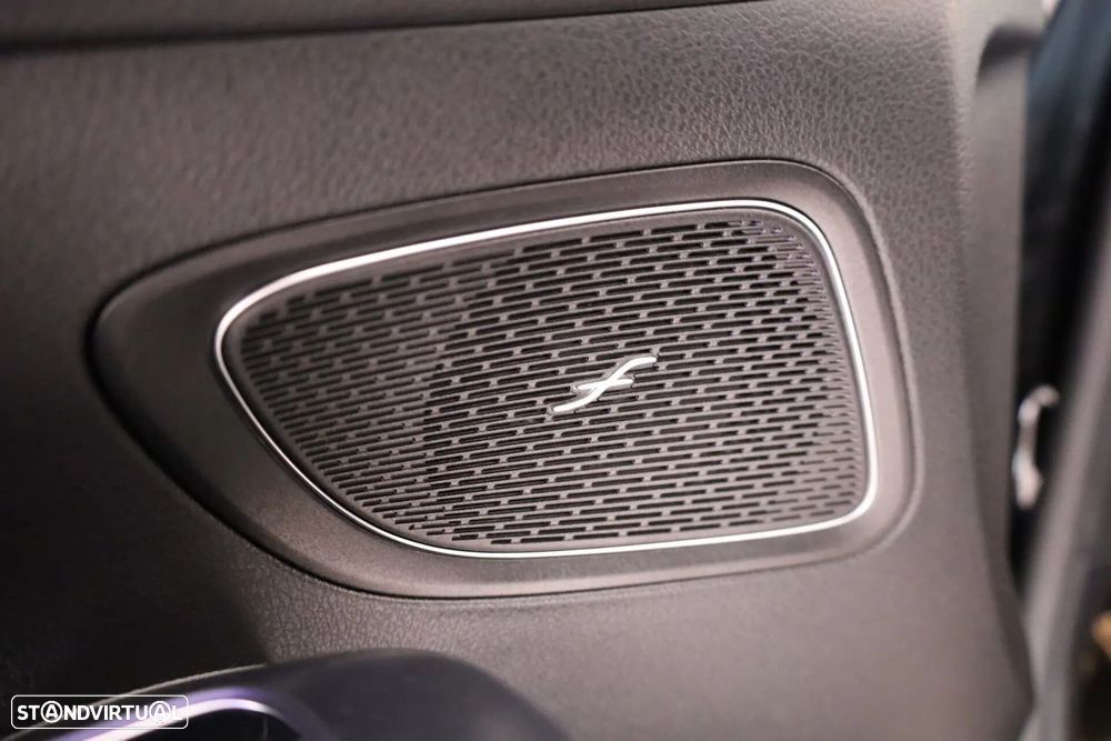 Mercedes-Benz C 300 e T 9G-TRONIC Avantgarde - 40