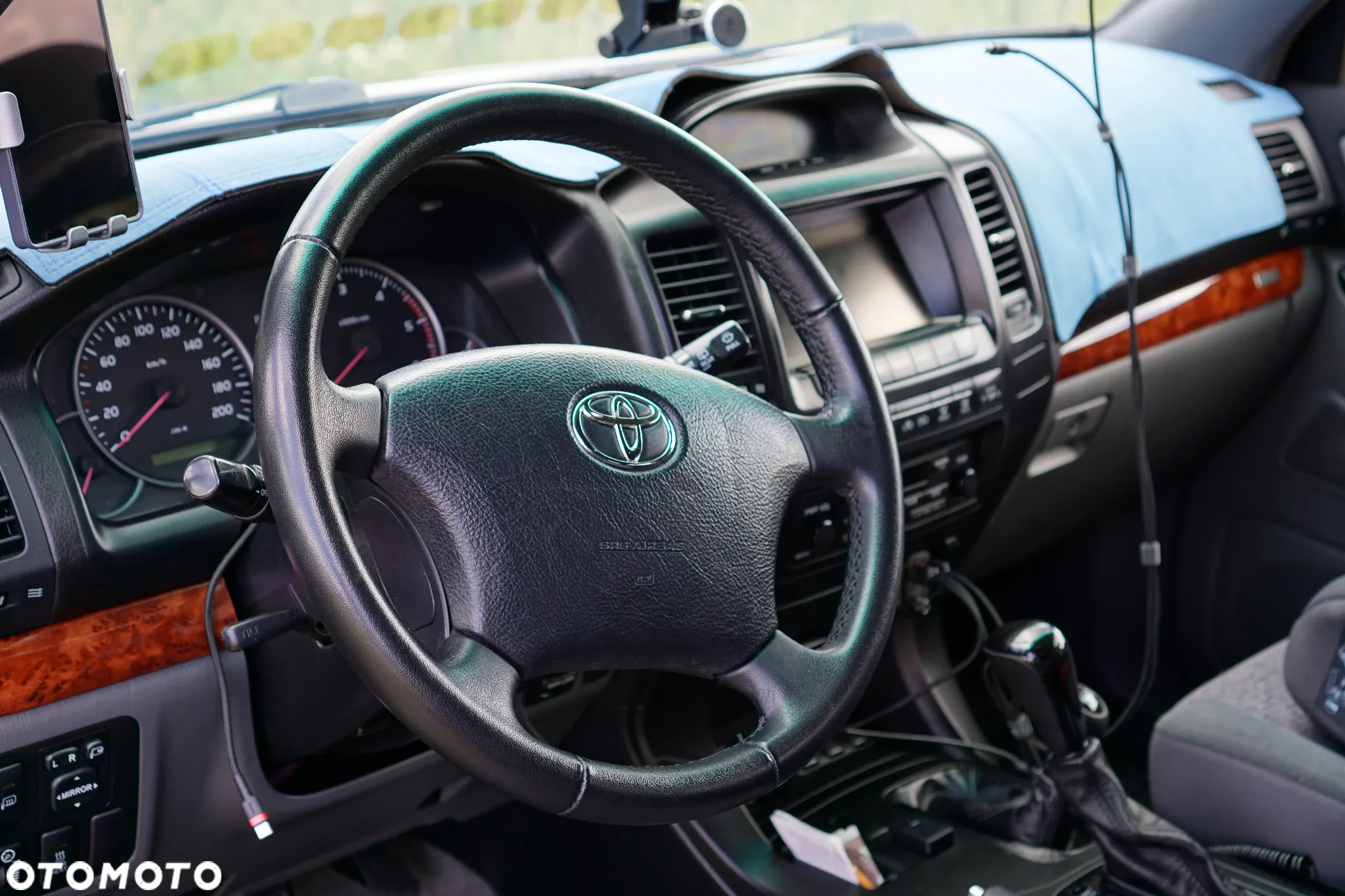 Toyota Land Cruiser - 11