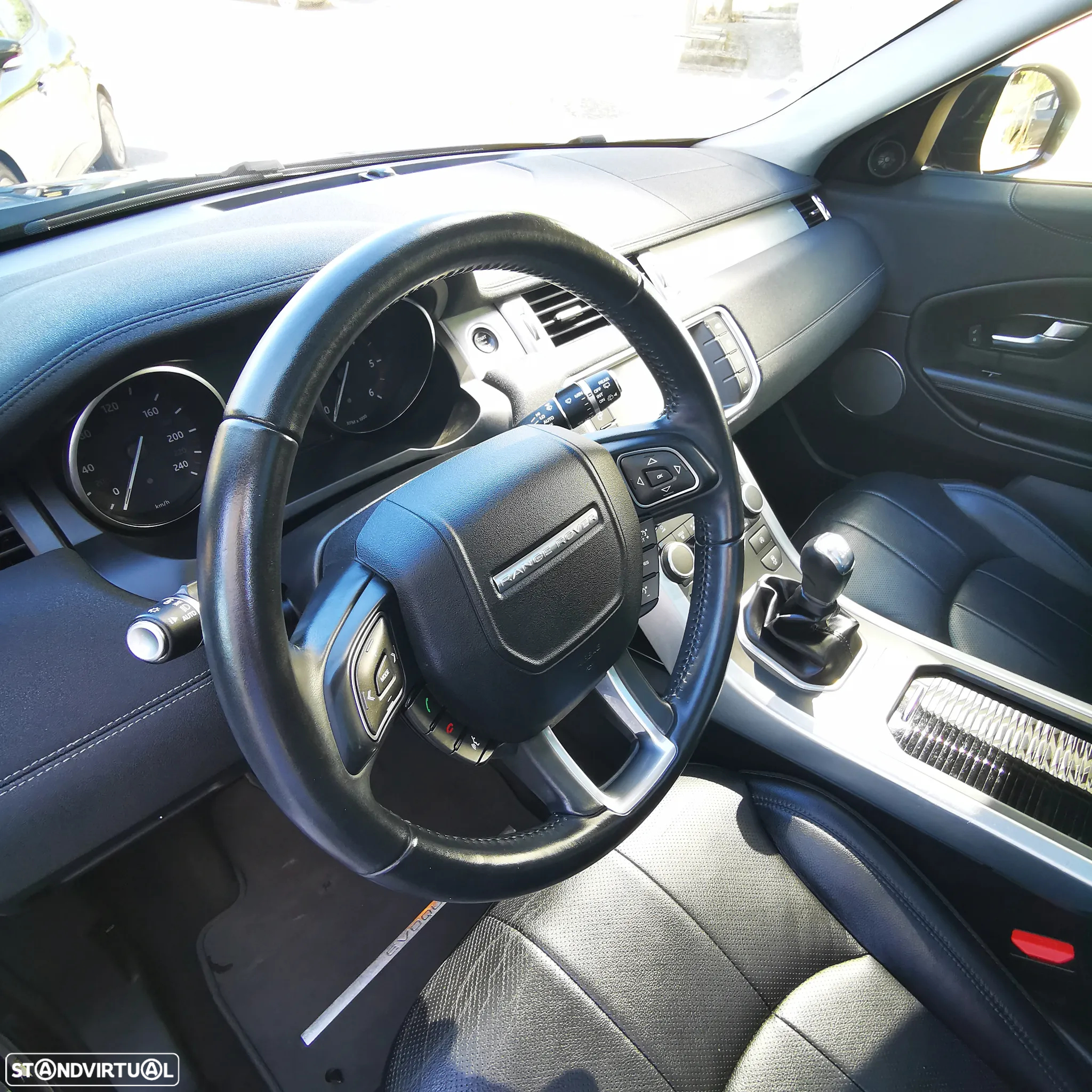 Land Rover Range Rover Evoque 2.0 eD4 SE Dynamic - 26